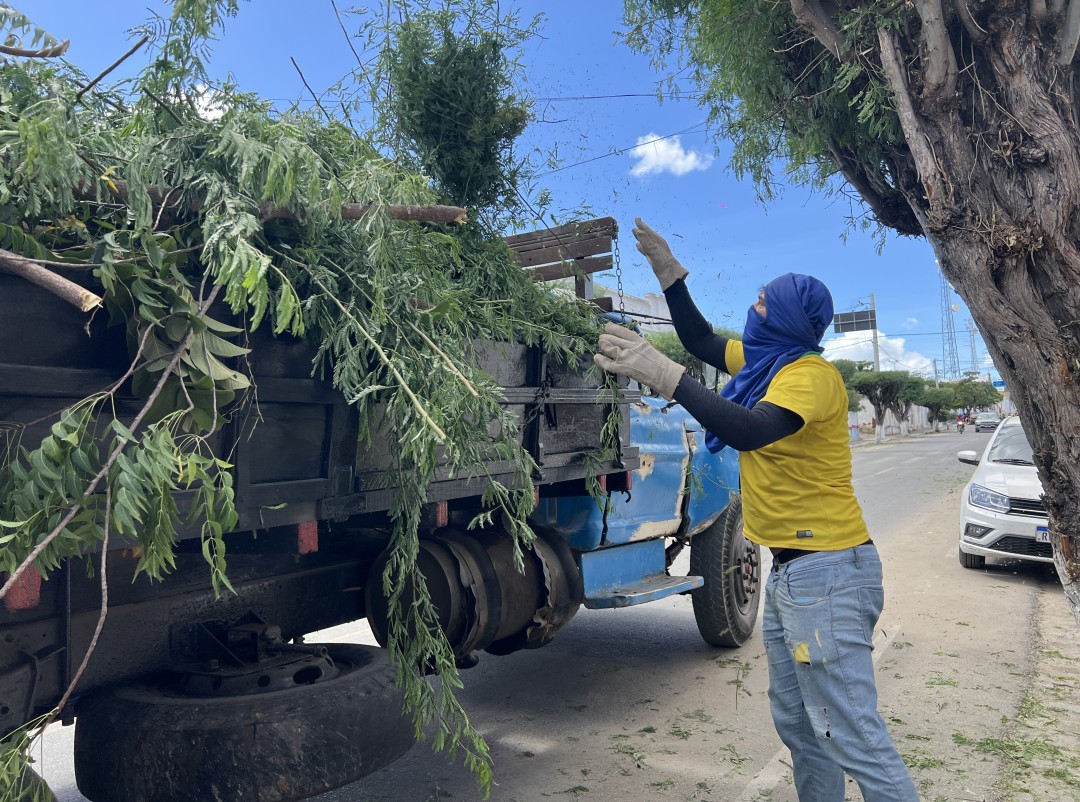 Prefeitura intensifica Campanha Cidade Limpa em Queimadas