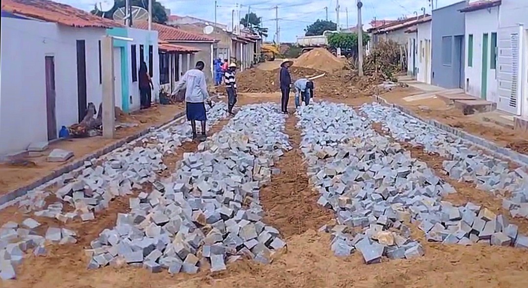 Obras de pavimentação em Espanta Gado seguem a todo vapor