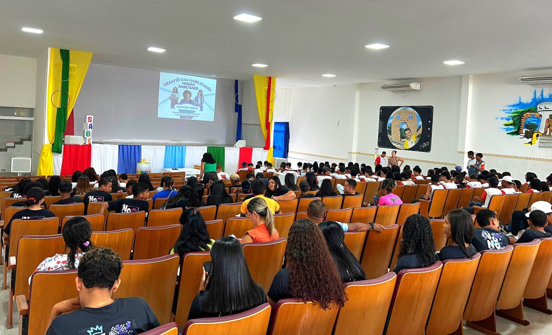 SEMEQ realiza Encontro Municipal “Desafio das Habilidades” com alunos do 9º ano em preparação para o SABE/SAEB 2025